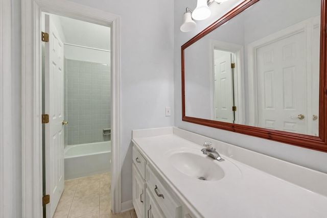 46 Pebble Cove Drive, The Woodlands, TX 77381