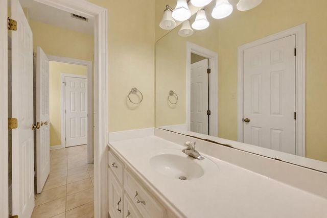 46 Pebble Cove Drive, The Woodlands, TX 77381