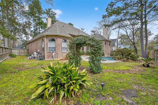 46 Pebble Cove Drive, The Woodlands, TX 77381