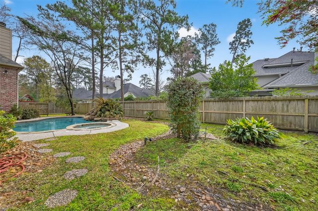 46 Pebble Cove Drive, The Woodlands, TX 77381