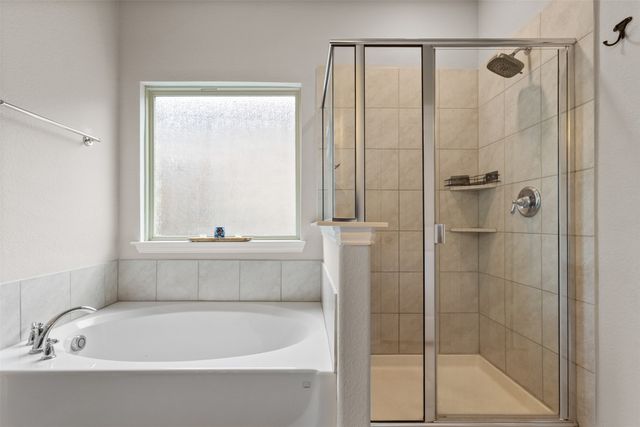 2304 Ravensway Road, Crandall, TX 75114