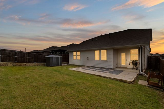 2304 Ravensway Road, Crandall, TX 75114