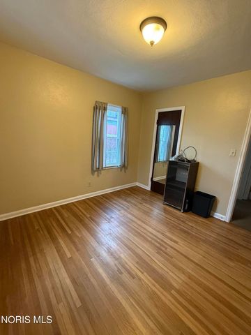 4025 Belmar Avenue, Toledo, OH 43612