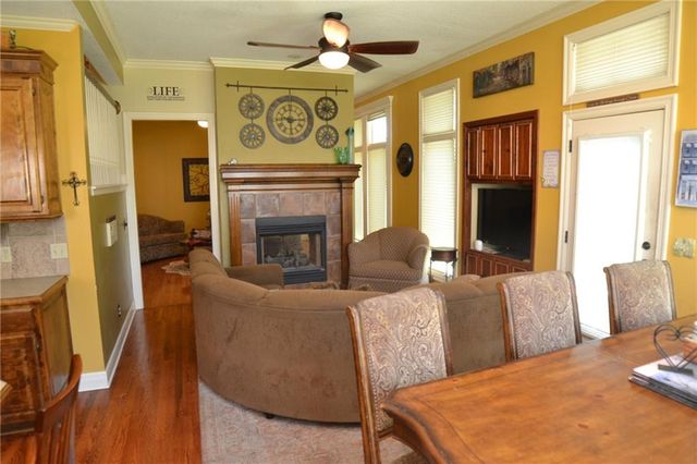 6328 N Spruce Avenue, Kansas City, MO 64119