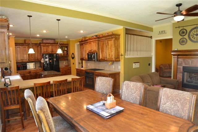 6328 N Spruce Avenue, Kansas City, MO 64119