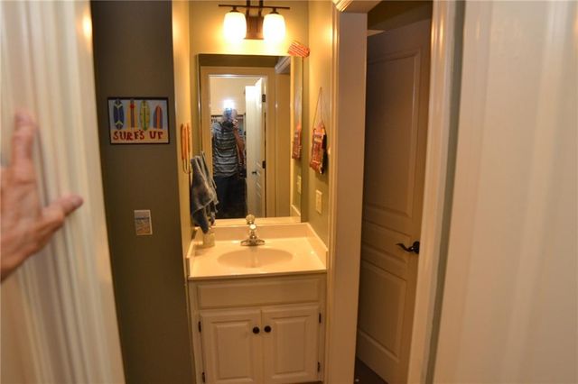 6328 N Spruce Avenue, Kansas City, MO 64119