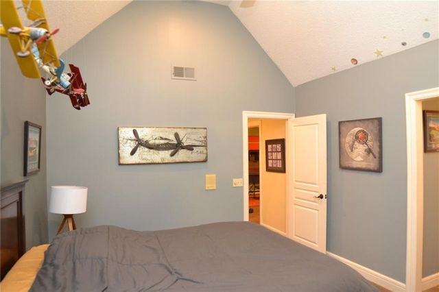 6328 N Spruce Avenue, Kansas City, MO 64119