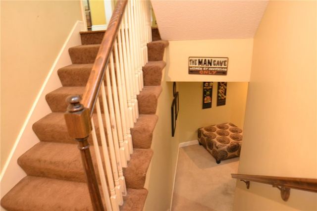 6328 N Spruce Avenue, Kansas City, MO 64119