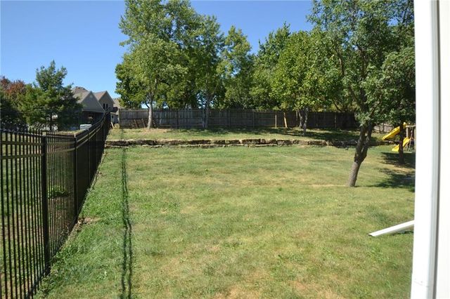 6328 N Spruce Avenue, Kansas City, MO 64119