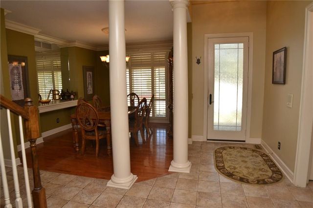 6328 N Spruce Avenue, Kansas City, MO 64119
