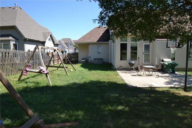 6328 N Spruce Avenue, Kansas City, MO 64119