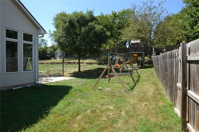 6328 N Spruce Avenue, Kansas City, MO 64119