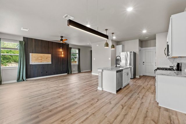 2251 Rocoso TRL, Leander, TX 78641
