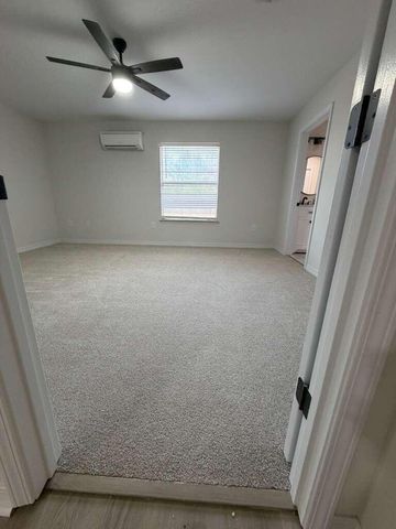 2202 Avenida De Sol, Navarre, FL 32566