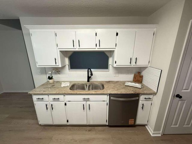 2202 Avenida De Sol, Navarre, FL 32566