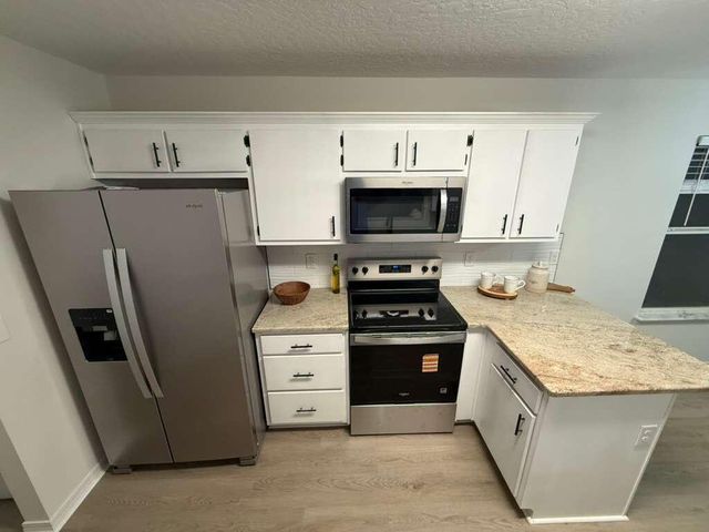 2202 Avenida De Sol, Navarre, FL 32566