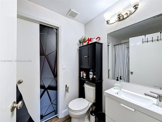 952 Sevilla Cir, Weston, FL 33326