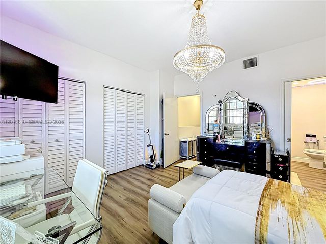 952 Sevilla Cir, Weston, FL 33326