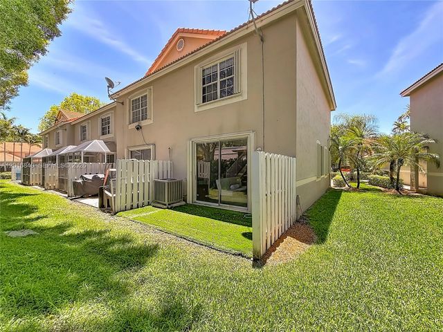 952 Sevilla Cir, Weston, FL 33326