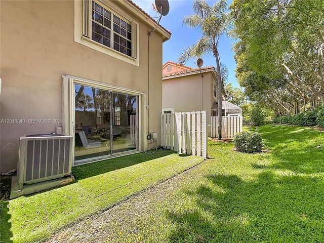 952 Sevilla Cir, Weston, FL 33326