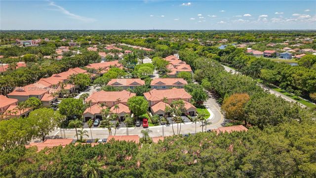 952 Sevilla Cir, Weston, FL 33326