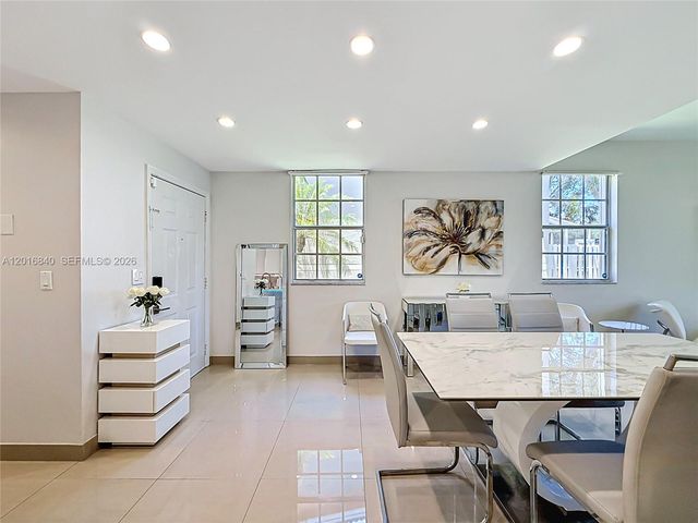 952 Sevilla Cir, Weston, FL 33326