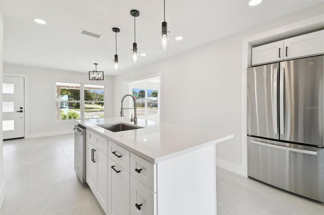 4715 W WISCONSIN AVENUE, Tampa, FL 33616