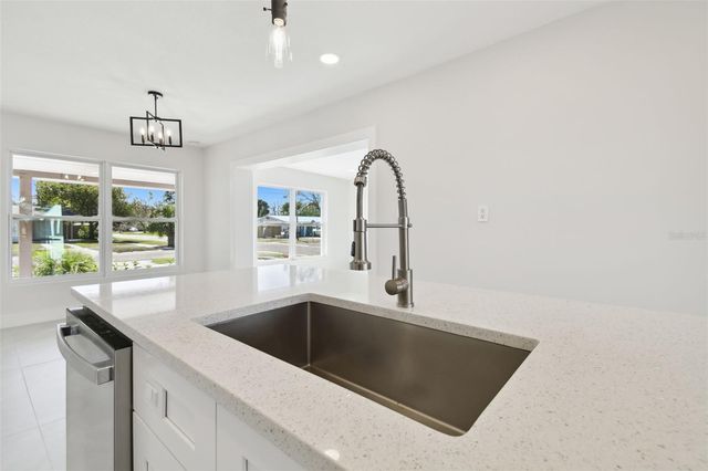 4715 W WISCONSIN AVENUE, Tampa, FL 33616