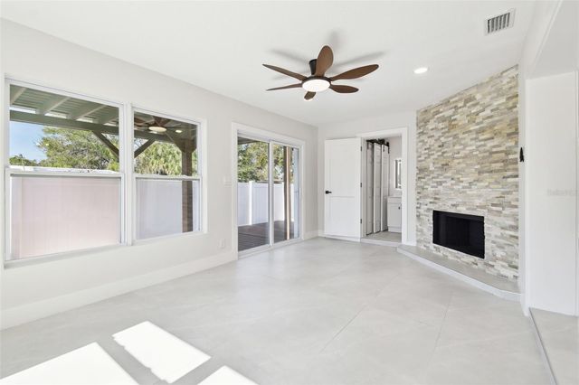 4715 W WISCONSIN AVENUE, Tampa, FL 33616