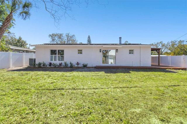 4715 W WISCONSIN AVENUE, Tampa, FL 33616