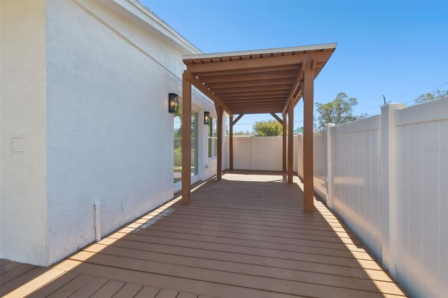 4715 W WISCONSIN AVENUE, Tampa, FL 33616