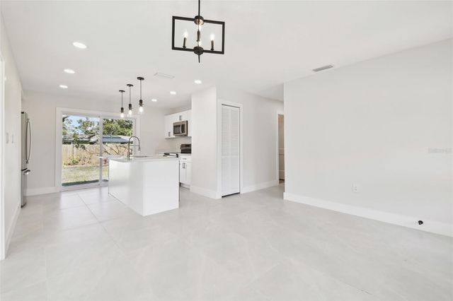 4715 W WISCONSIN AVENUE, Tampa, FL 33616