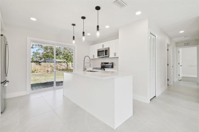 4715 W WISCONSIN AVENUE, Tampa, FL 33616