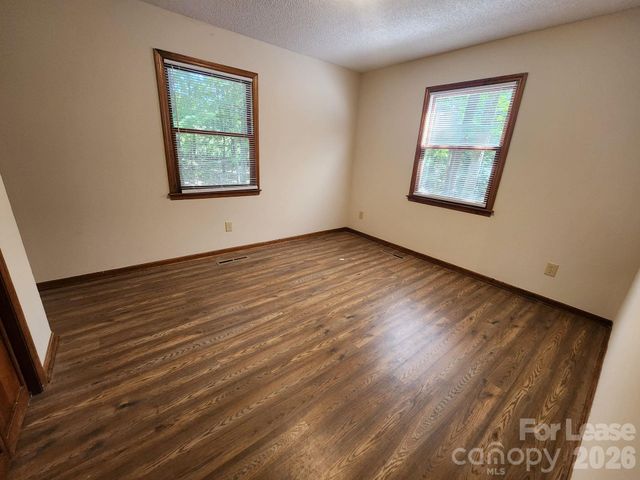 9000 Oakridge Drive, Kannapolis, NC 28081