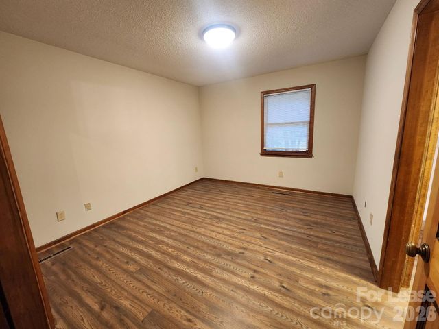 9000 Oakridge Drive, Kannapolis, NC 28081