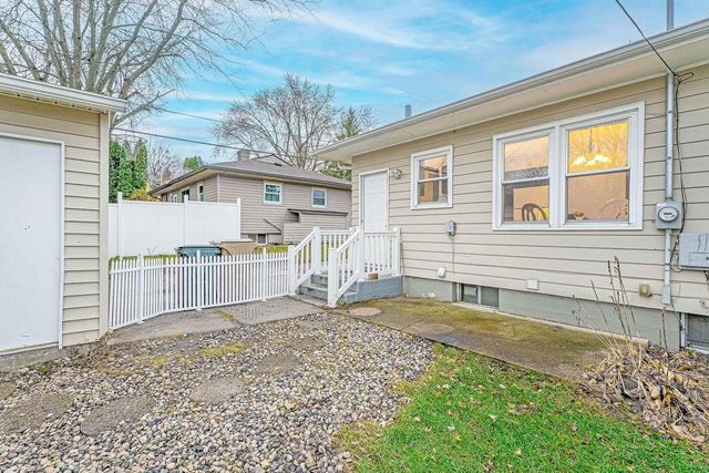 1526 ARIZONA Pass, Madison, WI 53704