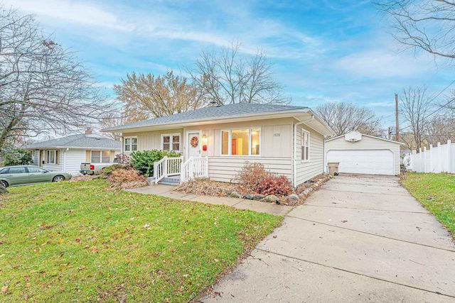 1526 ARIZONA Pass, Madison, WI 53704