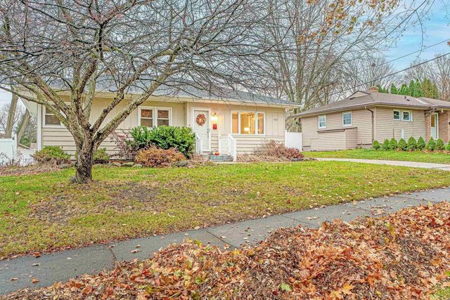 1526 ARIZONA Pass, Madison, WI 53704