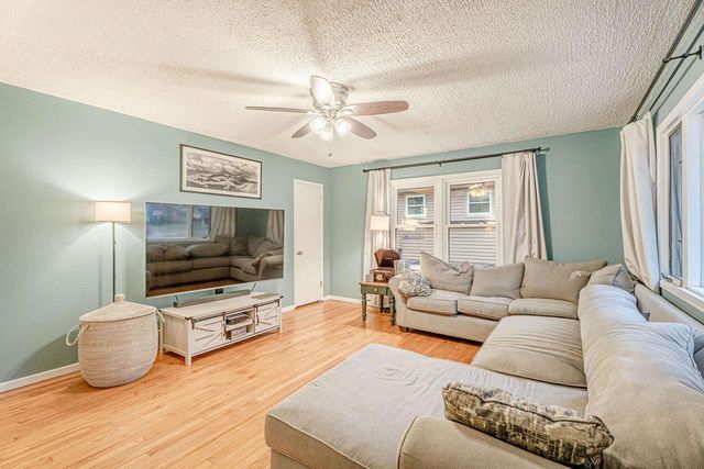 1526 ARIZONA Pass, Madison, WI 53704