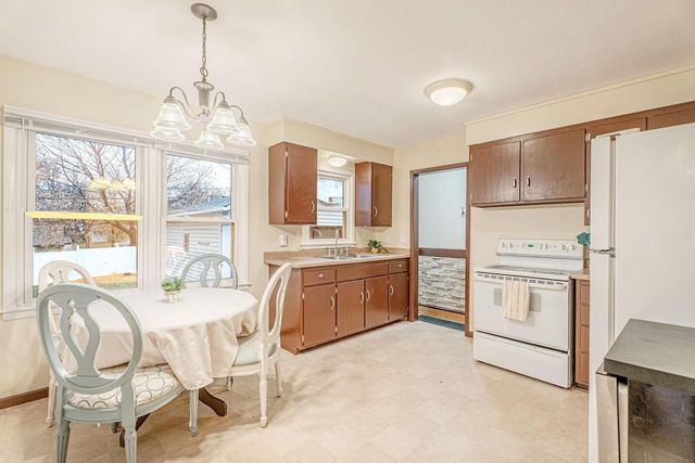 1526 ARIZONA Pass, Madison, WI 53704