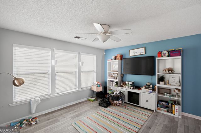 52 Darbys Run Way, Hiram, GA 30141