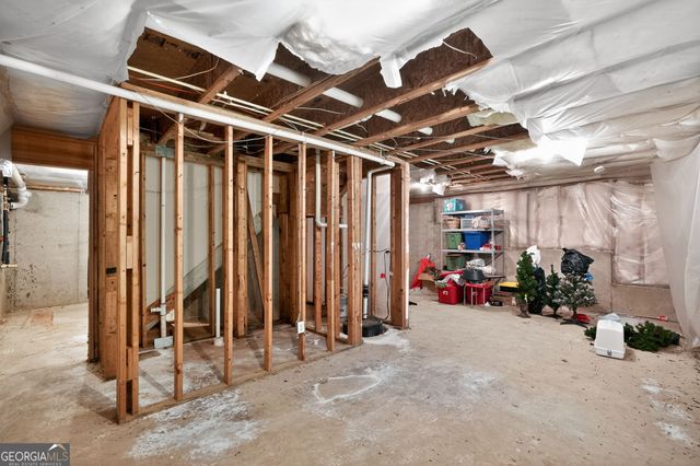 52 Darbys Run Way, Hiram, GA 30141