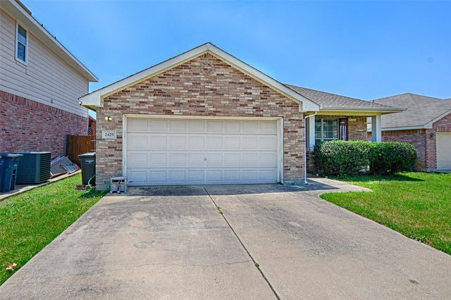 2429 Forest Creek Drive, Fort Worth, TX 76123