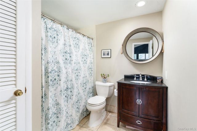 4 Joysan Court, Hampton Bays, NY 11946