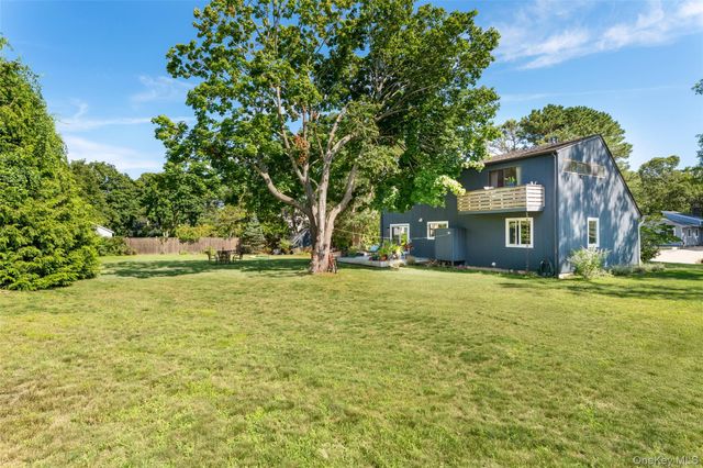 4 Joysan Court, Hampton Bays, NY 11946