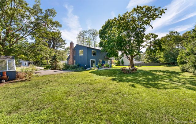 4 Joysan Court, Hampton Bays, NY 11946