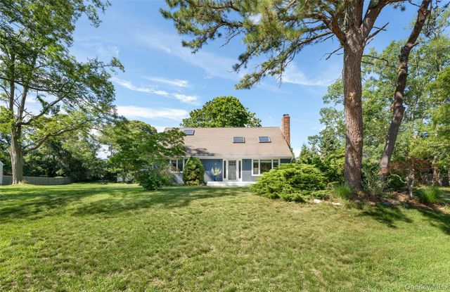 4 Joysan Court, Hampton Bays, NY 11946