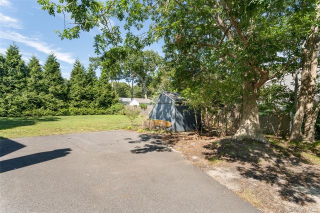 4 Joysan Court, Hampton Bays, NY 11946