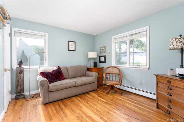 4 Joysan Court, Hampton Bays, NY 11946
