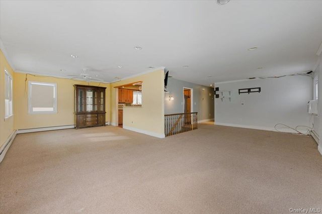 401 W Walnut Street Upper, Long Beach, NY 11561